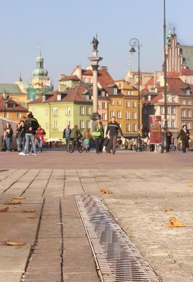 Odwodnienia liniowe AS PPH na Krakowskim Przedmieściu w Warszawie